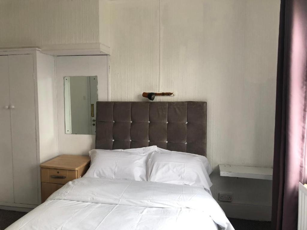 Saji Hotel Illford Ilford Extérieur photo
